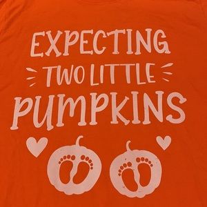 Twin pumpkin maternity T-shirt